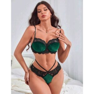 Gorgeous Velvet and Scalloped Lace Underwire Set (Dark Green)